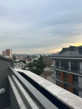 İstanbul Kadıköy'de Güzel Çift Katlı Daire Satılık